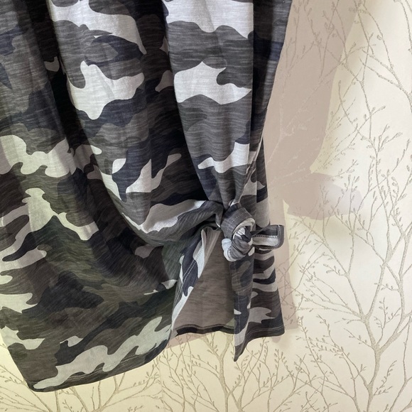 NWOT Old Navy Women's Grey Camo Waist-Defined Short-Sleeve Midi T-Shirt Dress - Picture 7 of 12